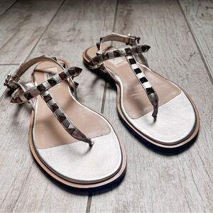 NWOT Valentino Garavani Rockstud Silver Leather Flat Sandals 36EU